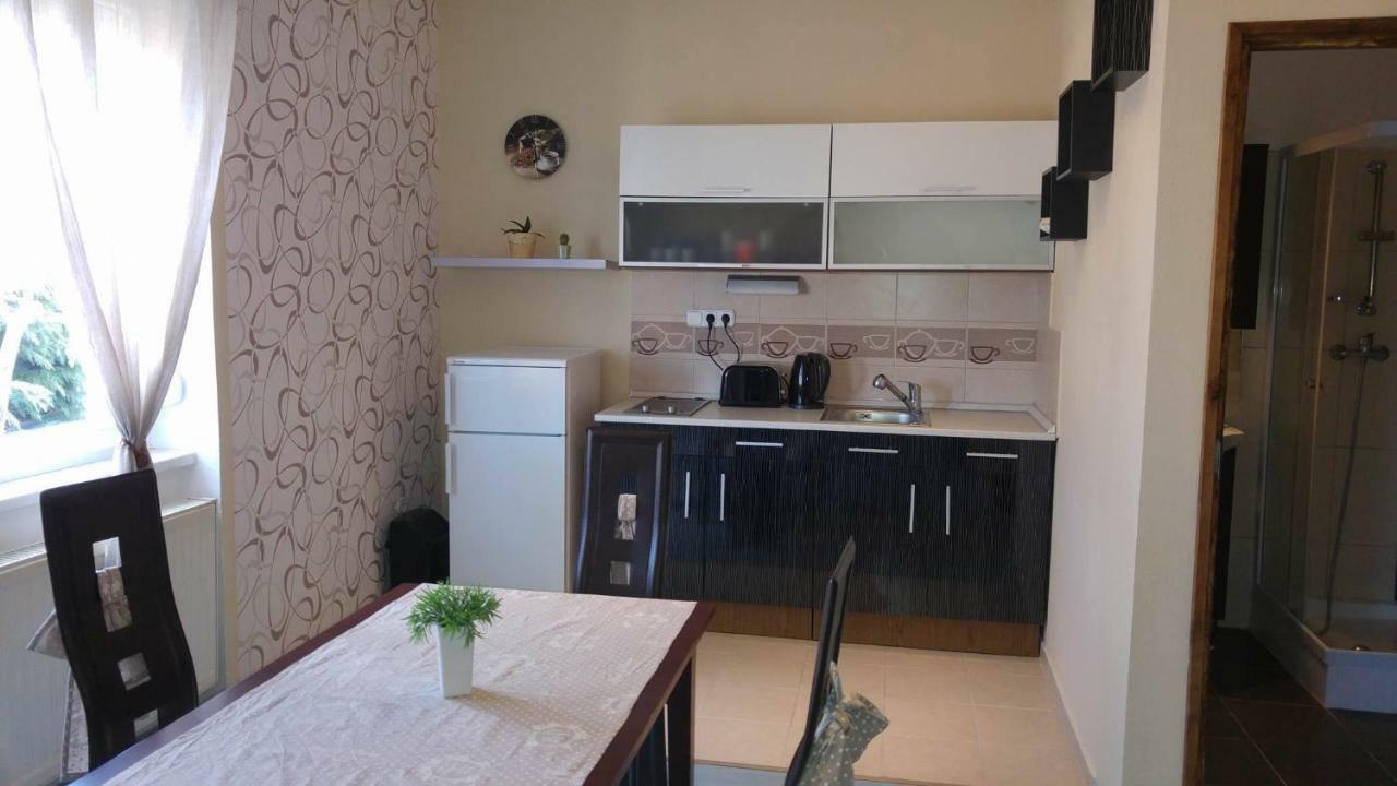 264 Lepes Vendeghaz Hotel Sarvar Ngoại thất bức ảnh